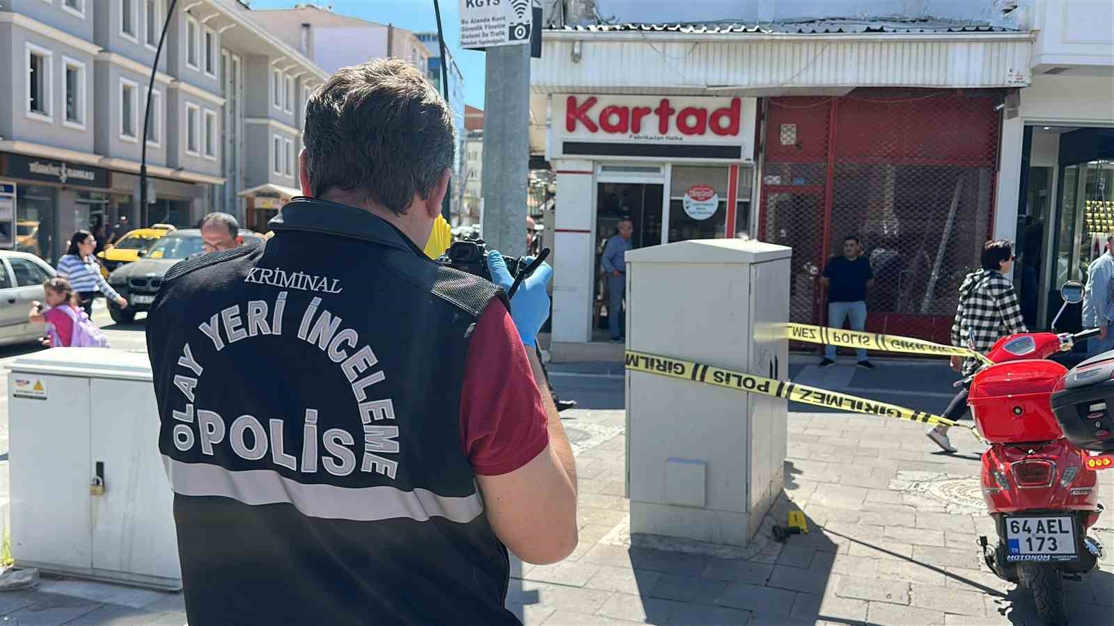 Uşak’ta kuyumcuya silahlı saldırı düzenleyen 19 yaşındaki genç 2 kişiyi yaraladı