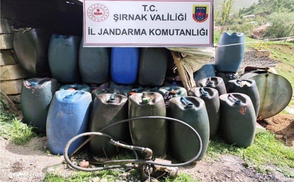 Şırnak&rsquo;ta jandarma ekipleri 6 milyon 800 bin lira değerinde ka&ccedil;ak&ccedil;ılığı &ouml;nledi
