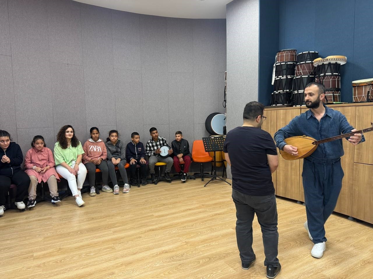 Engelsiz hobi atölyelerinde özel öğrenciler arkadaşlıklarını pekiştiriyor

