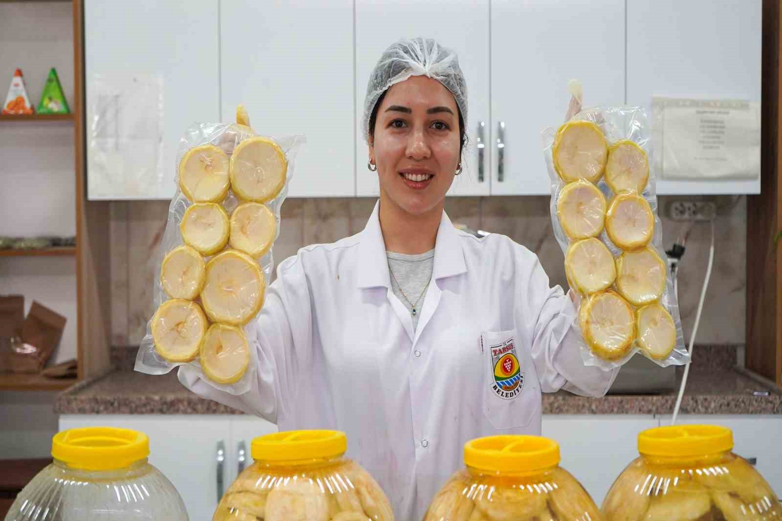 Tarsus’ta meyve ve sebze paketleme tesisi hizmete girdi