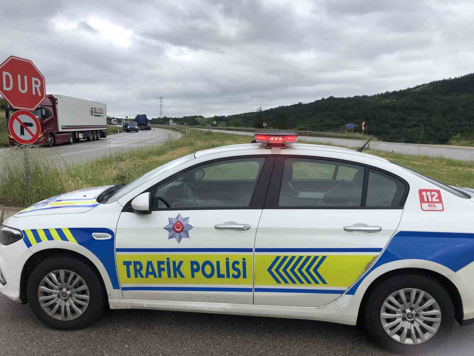 Amasya’da kontrolden çıkan tır karşı şeride geçti: 1 yaralı