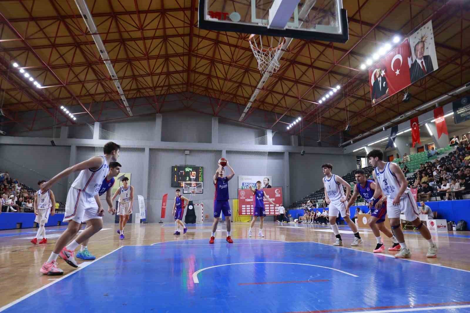 Basketbol U16 Türkiye Şampiyonası rüzgarı Denizli’de esti