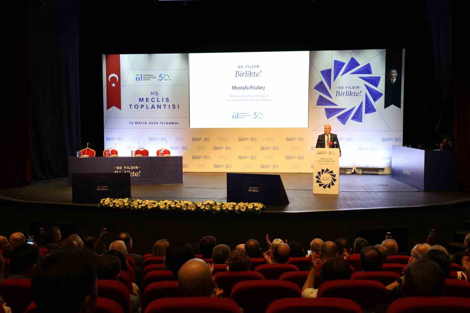 Bursa B&uuml;y&uuml;kşehir Belediye Başkanı Bozbey: "En ivedi zamanda Marmara Denizi&rsquo;ni kurtarmak i&ccedil;in birlikte harekete ge&ccedil;elim"
