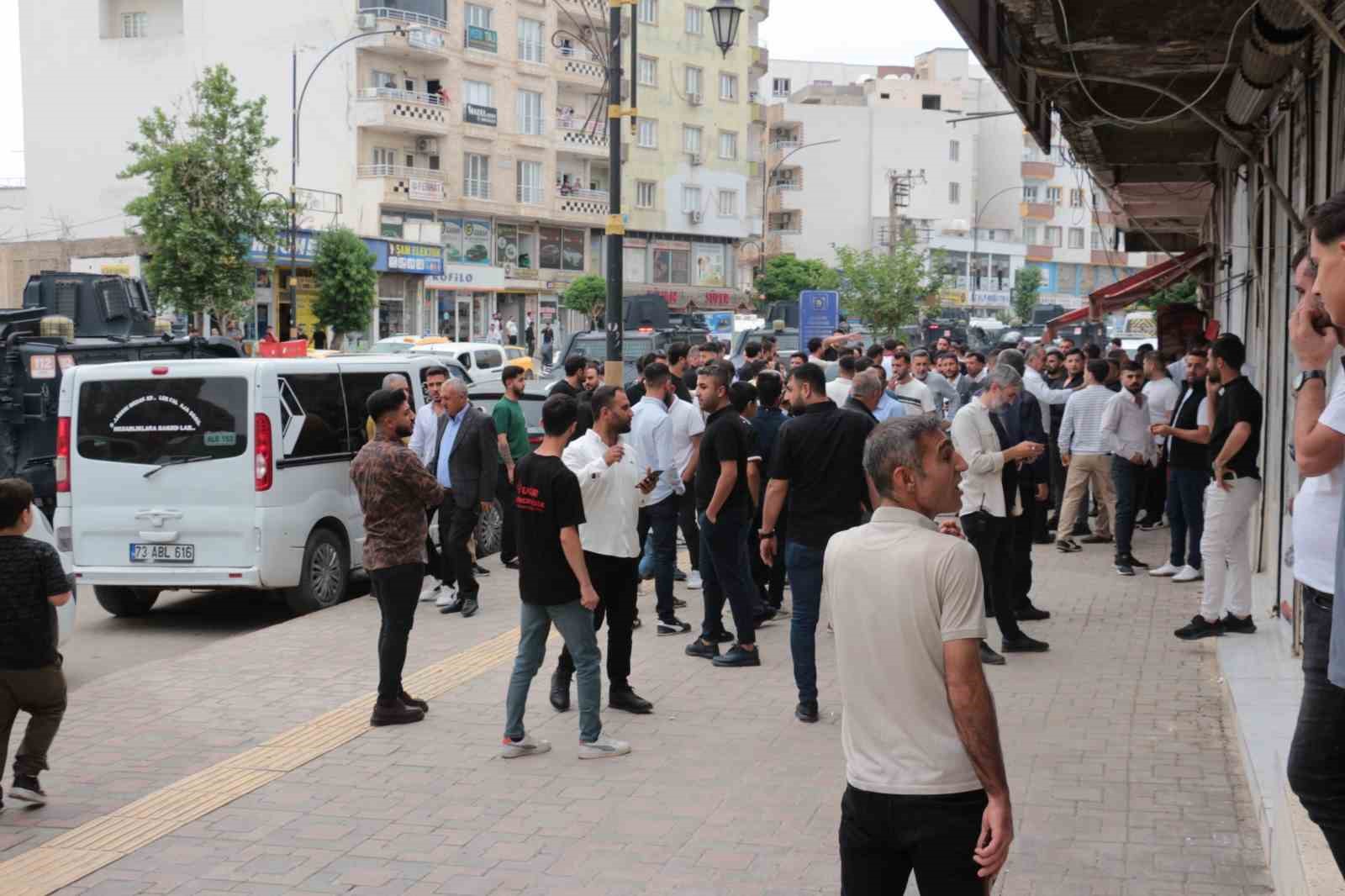 Şırnak’ta mahallede başlayan kavga caddeye taştı: 2 yaralı