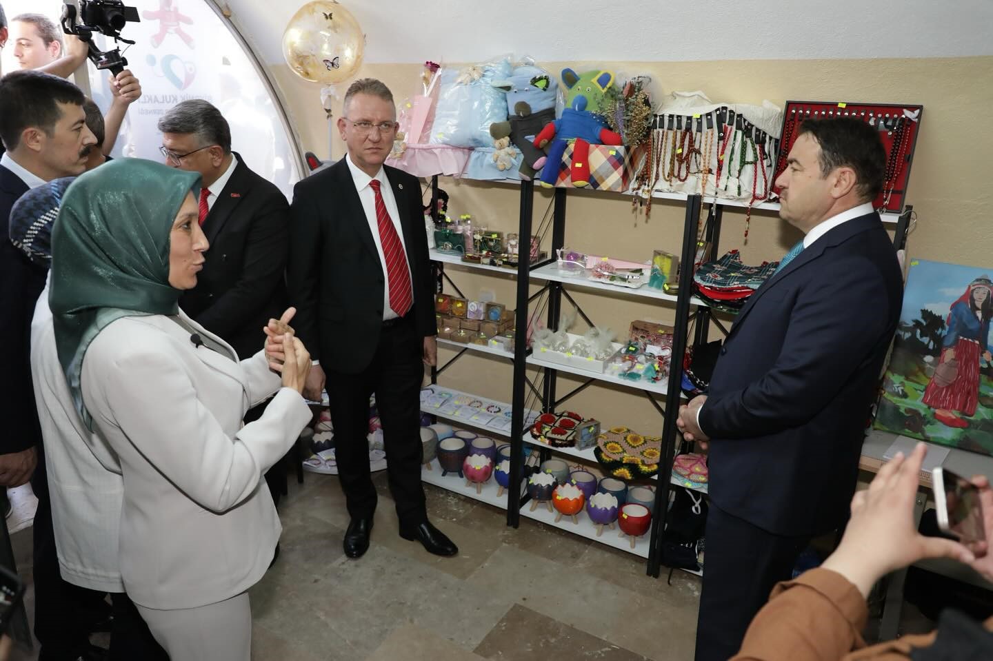 K&uuml;tahya&rsquo;da &rsquo;İşaret Dili At&ouml;lyesi ve Girişimci &Ccedil;ocuklar At&ouml;lyesi&rsquo; a&ccedil;ıldı
