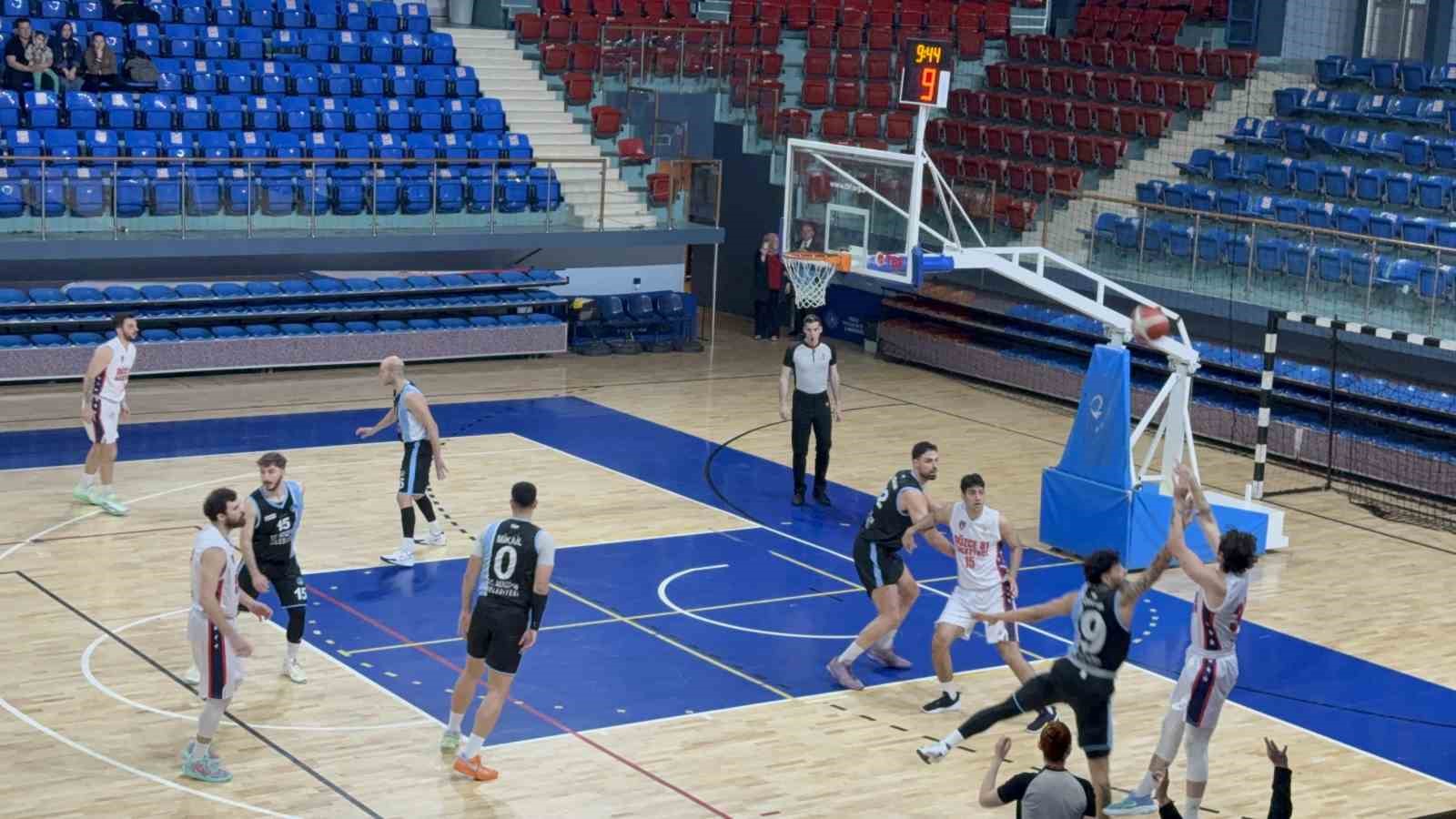 EBBL 2. Lig Play-Off: D&uuml;zce 81 Basketbol: 57 - Merzifon Belediyespor: 59
