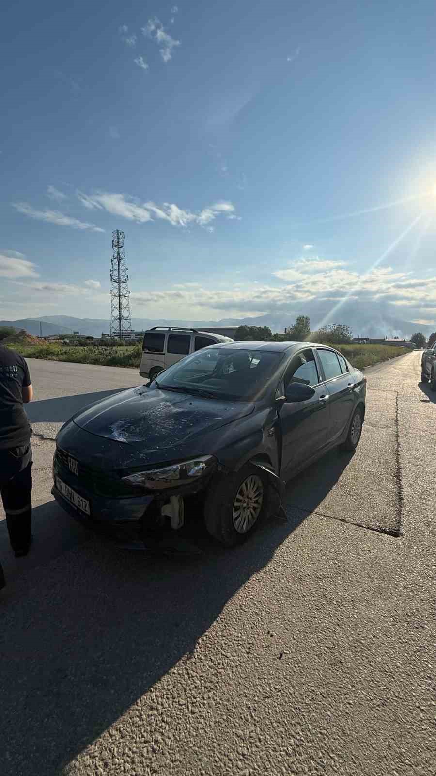 Bursa&rsquo;da otomobil ile motosiklet &ccedil;arpıştı: 2 yaralı

