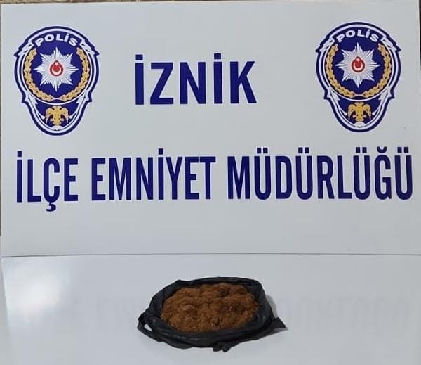 İznik’te polis ekiplerinin durdurduğu araçtan uyuşturucu çıktı
