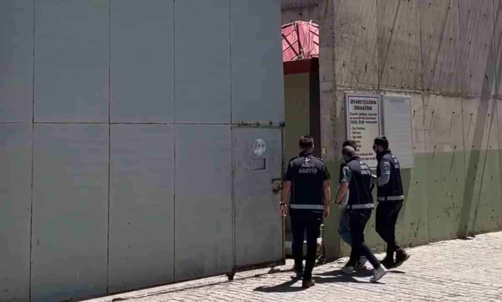 Ağrı&rsquo;da hırsızlık su&ccedil;larından aranan 12 h&uuml;k&uuml;ml&uuml; yakalandı
