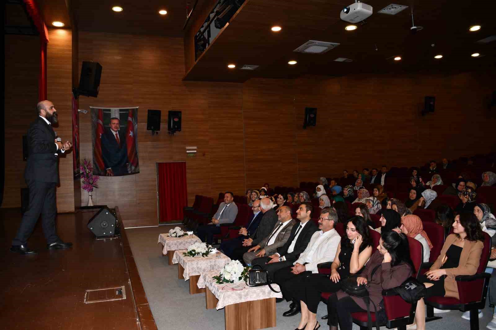 Vezirköprü’de Aile Buluşması Bilim Şenliği