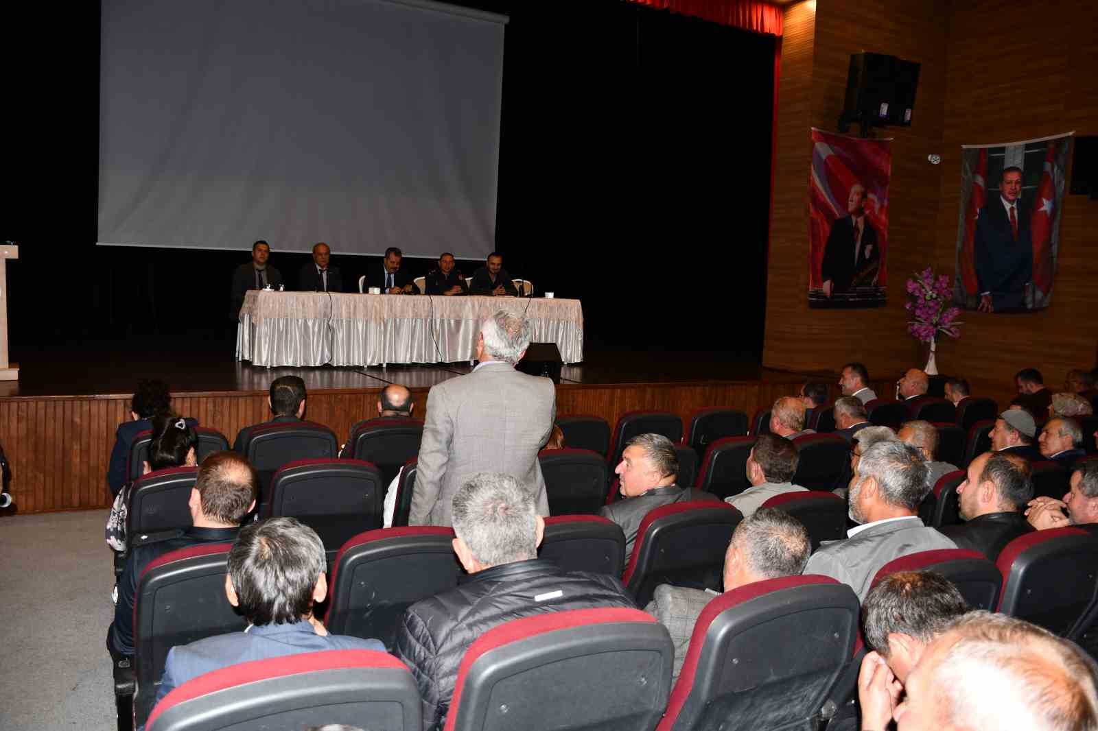 Vezirköprü’de muhtarlara bilgilendirme semineri