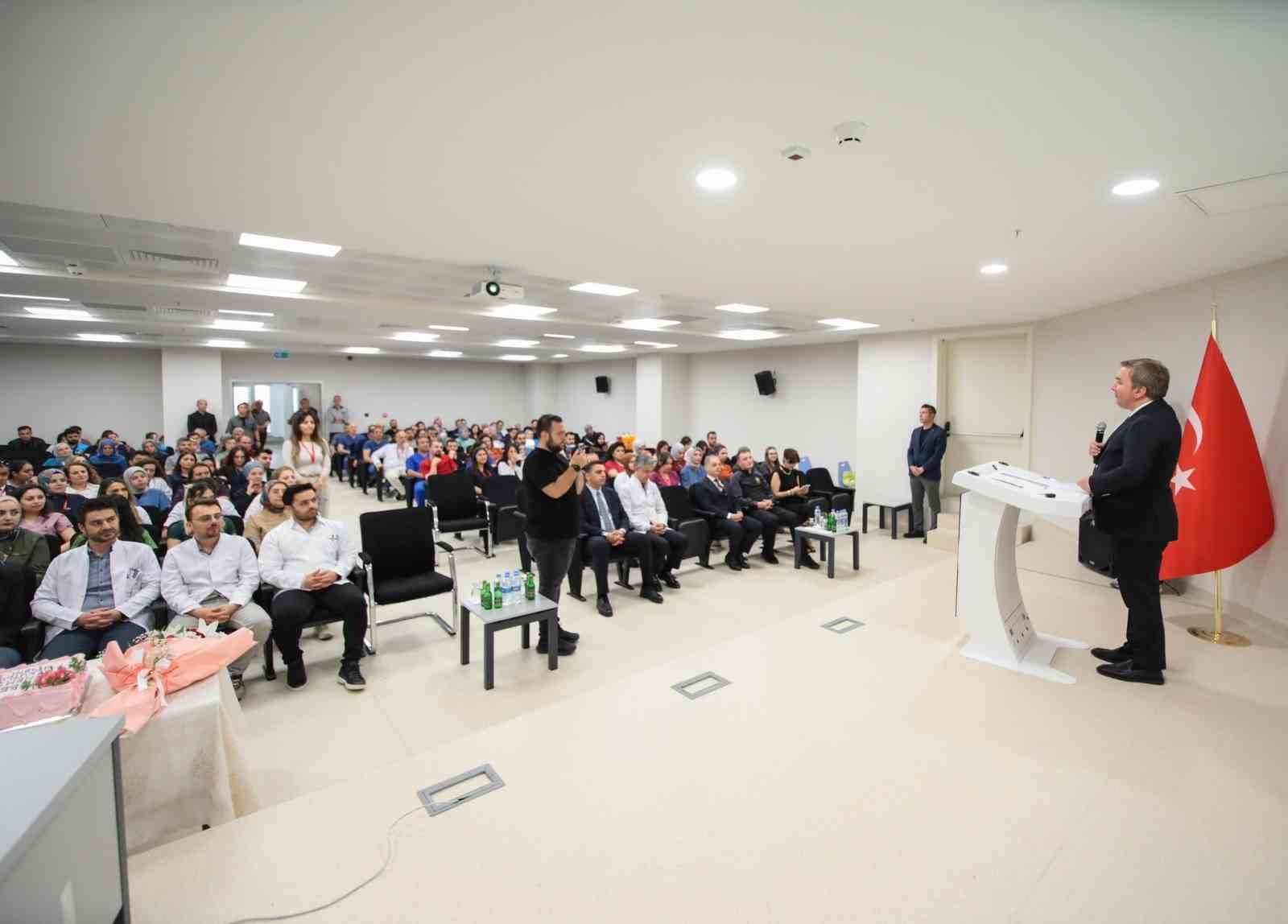 Erzincan’da Ebeler ve Hemşireler Haftası kutlandı
