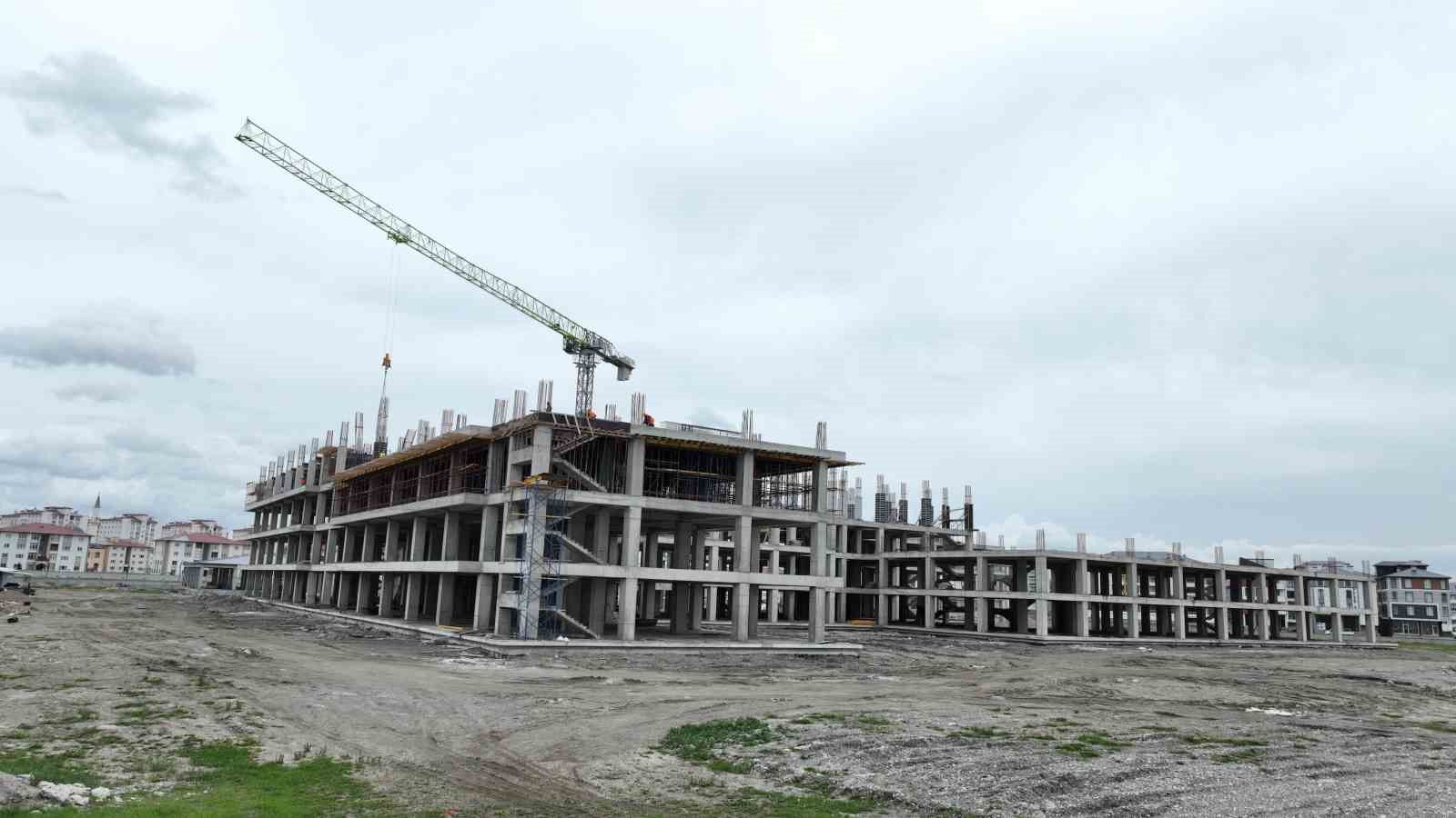 Ağrı’da Kadın Doğum ve Çocuk Hastanesi inşaatı sürüyor

