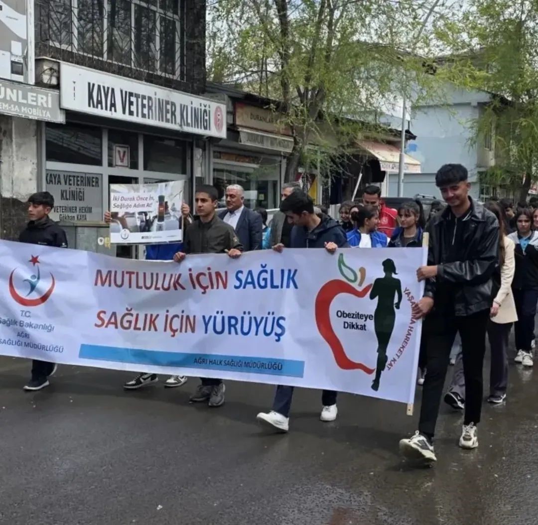 Tutak’ta vatandaşlar sağlık  için yürüdü