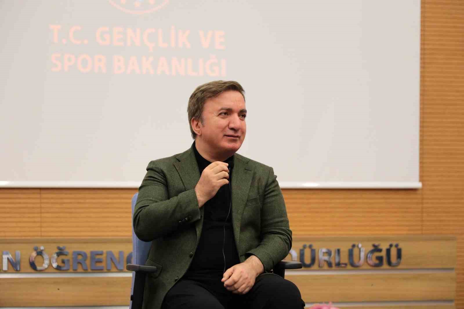Vali Aydoğdu öğrencileri dinledi
