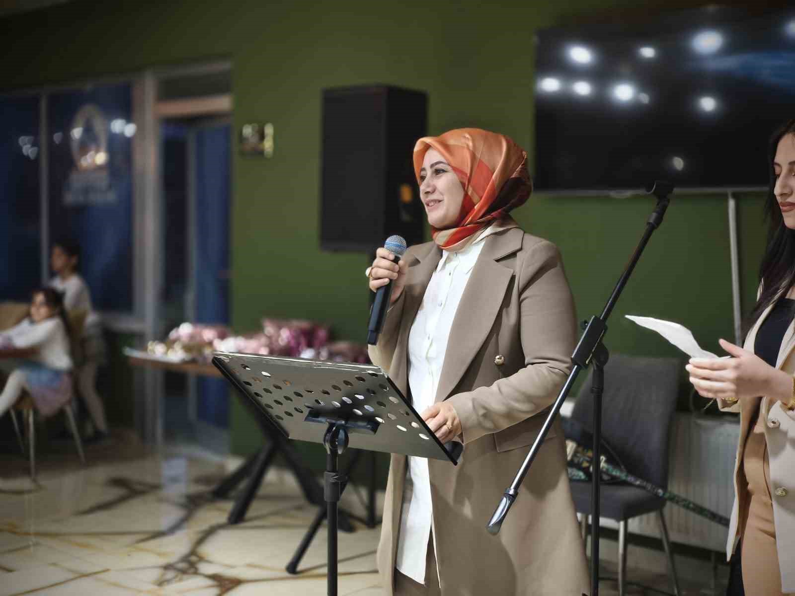 Oltu’da annelere özel program
