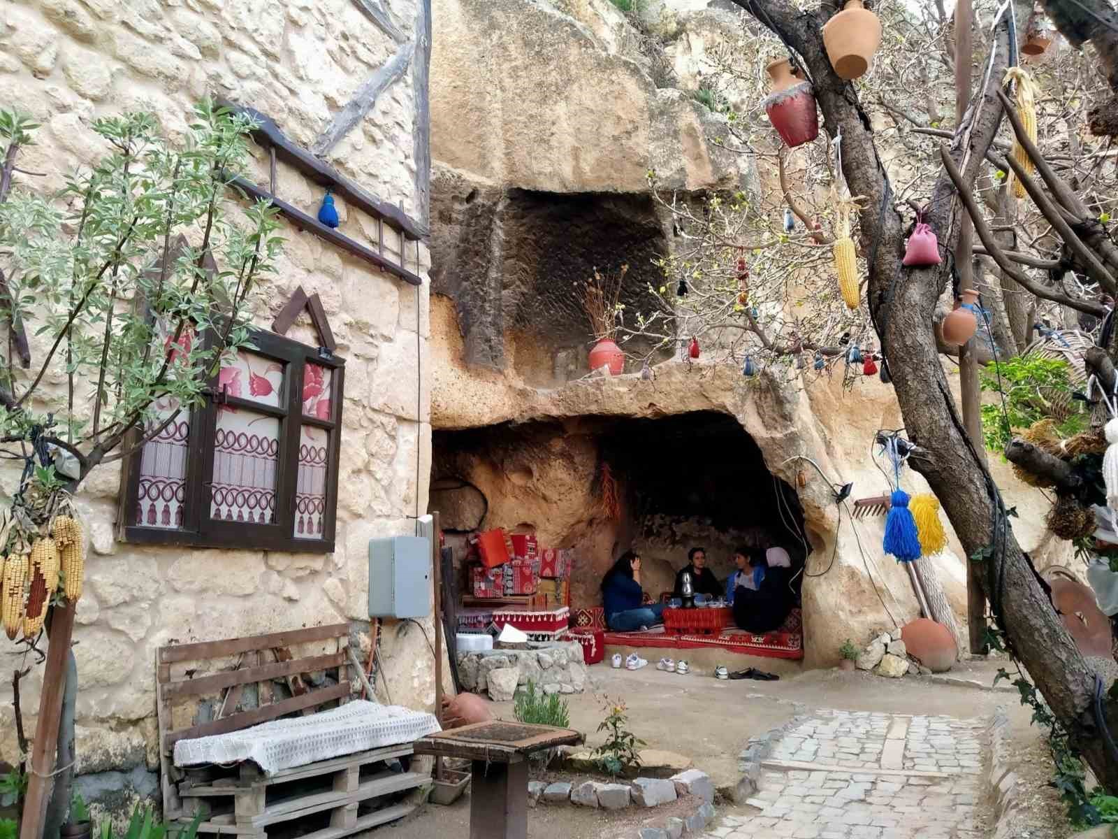 Frig Vadisi Ayazini’de turizm sezonu başladı
