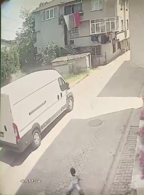 Sultanbeyli’de feci kaza: 4 yaşındaki çocuk hayatını kaybetti

