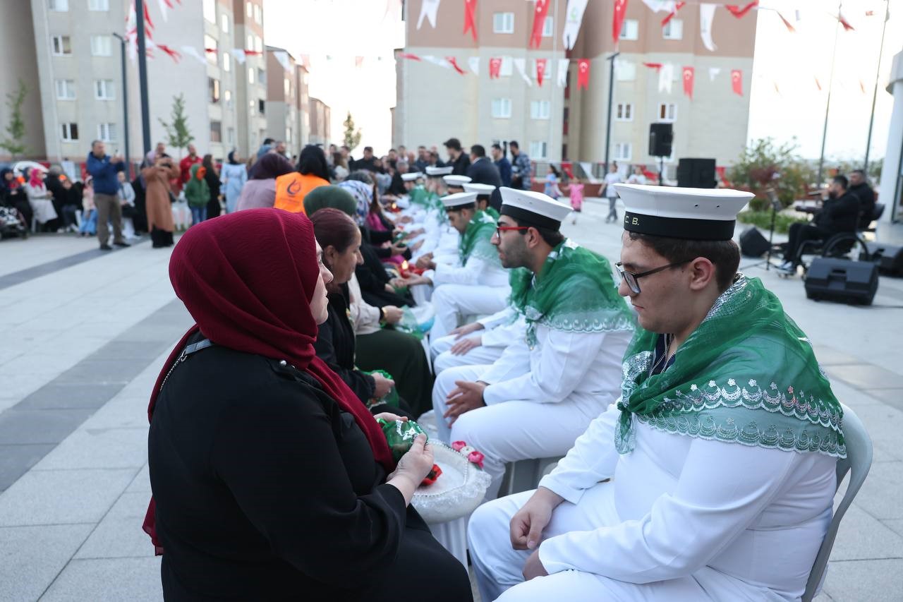 En özel bireyler, çakı gibi denizci oldu