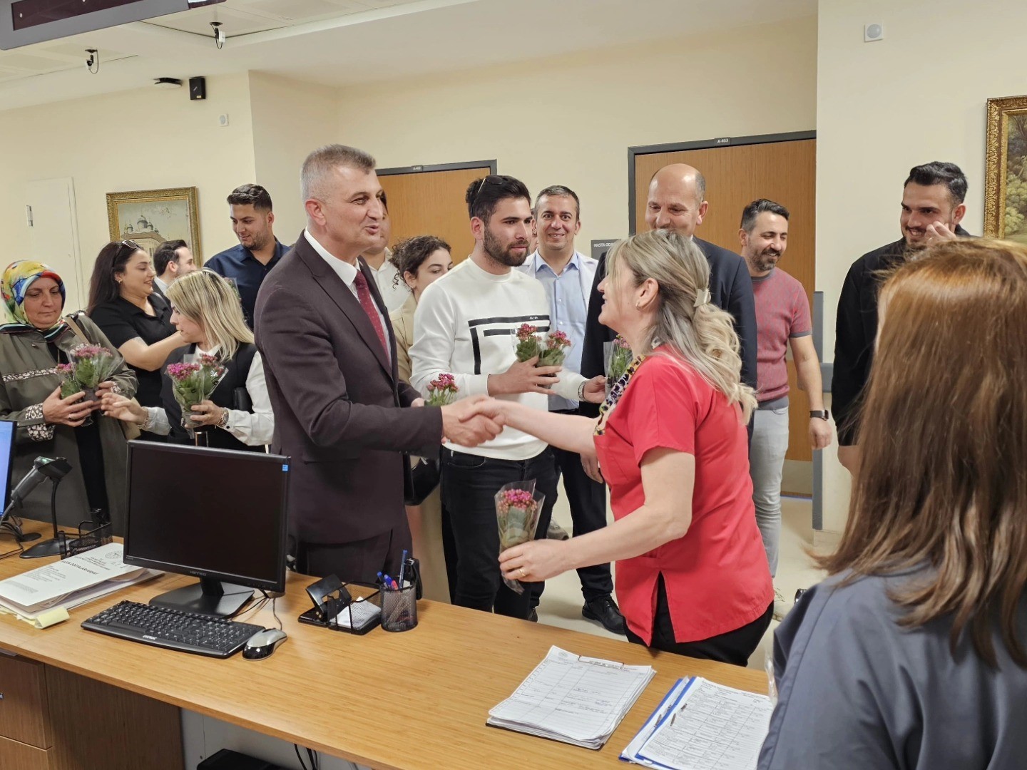 Hemşirelere sürpriz kutlama