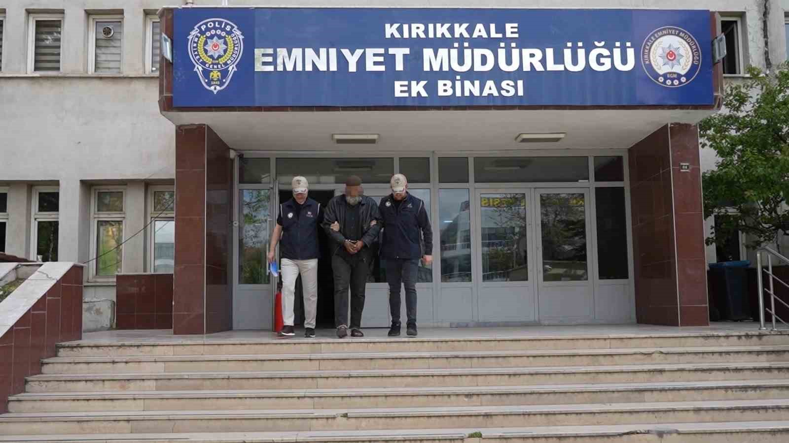 Interpol&rsquo;&uuml;n kırmızı b&uuml;ltenle aradığı DEAŞ&rsquo;lı ter&ouml;rist sınır dışı edilecek
