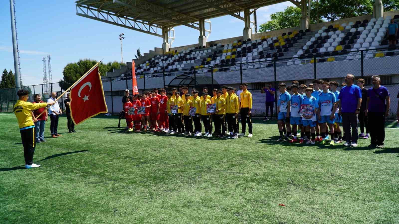 Okul Sporları Futbol Yıldızlar Türkiye Yarı Finalleri Manisa’da başladı
