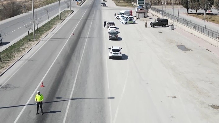 G&ouml;&ccedil;men ka&ccedil;ak&ccedil;ılığı organizat&ouml;rlerine operasyon: 8 tutuklama
