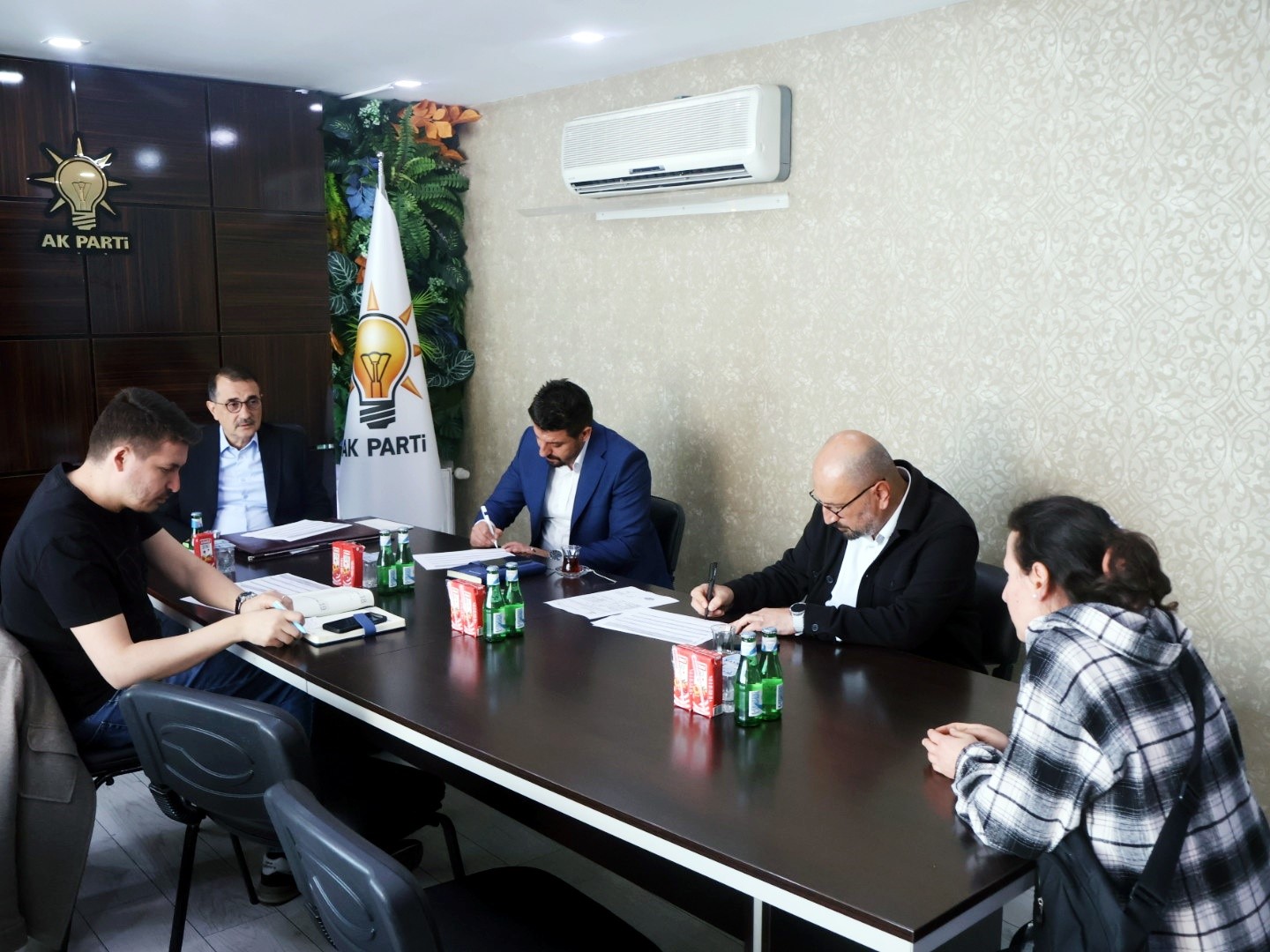 AK Parti Eskişehir’de Halk Günü buluşmaları başladı