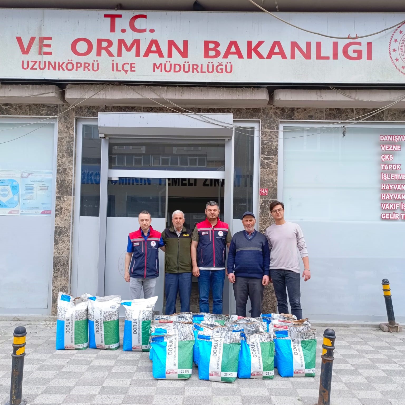 Bakanlığın yüzde 75 hibesiyle 73 üreticiye kuru fasulye tohumu verildi
