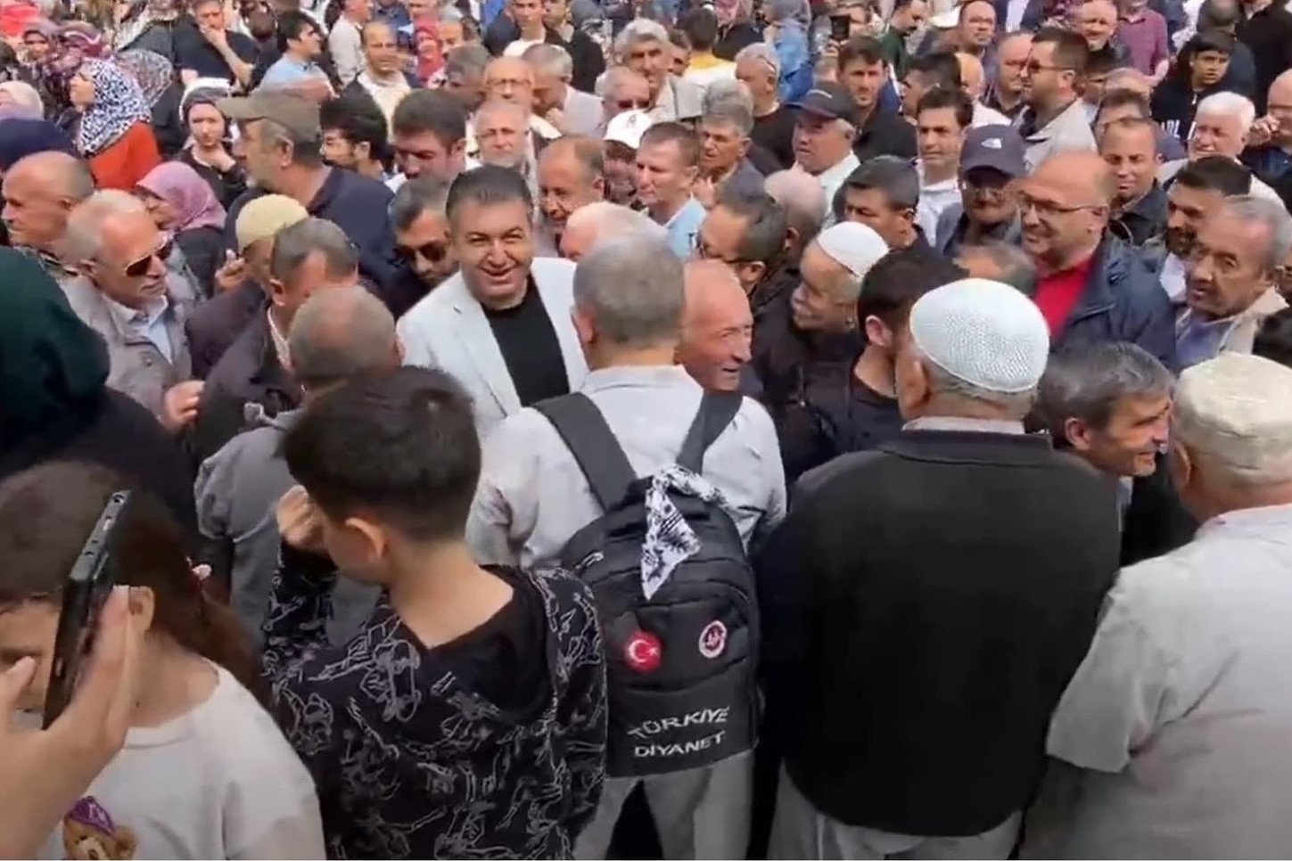 Gediz’den hacı adayları dualarla kutsal topraklara uğurlandı
