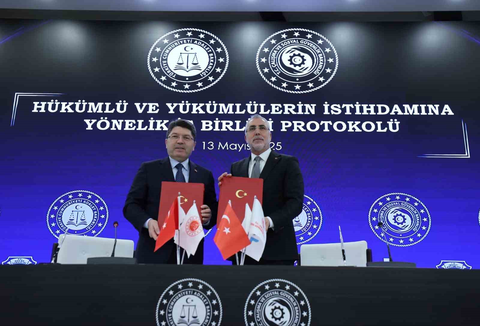 Bakan Işıkhan: "Eski hükümlülerin kendi iş yerini kurmaları için verilen hibe desteğini 300 binden 435 bin liraya çıkardık"
