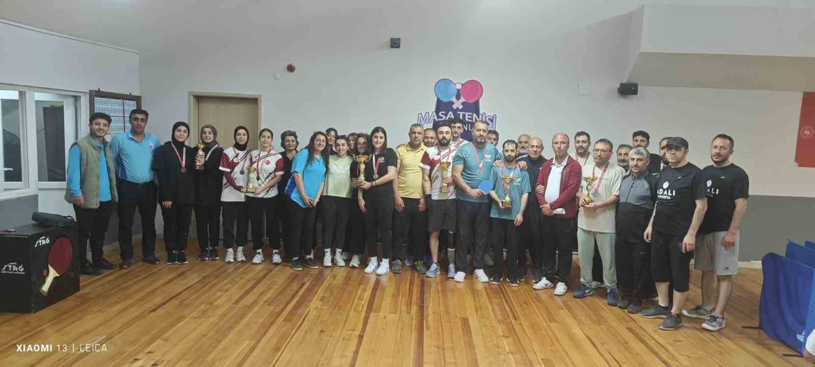 Elazığ’da kurumlar ve kuruluşlar arası masa tenisi şampiyonası düzenlendi

