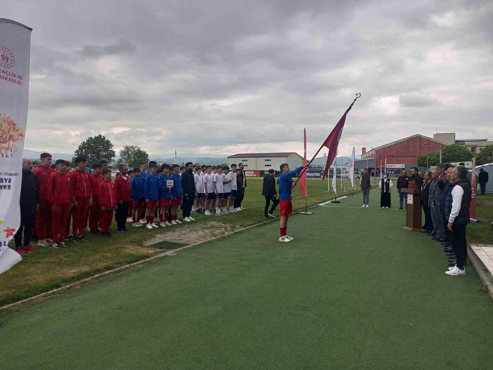 ANALİG futbol m&uuml;sabakaları &Ccedil;aycuma&rsquo;da başladı
