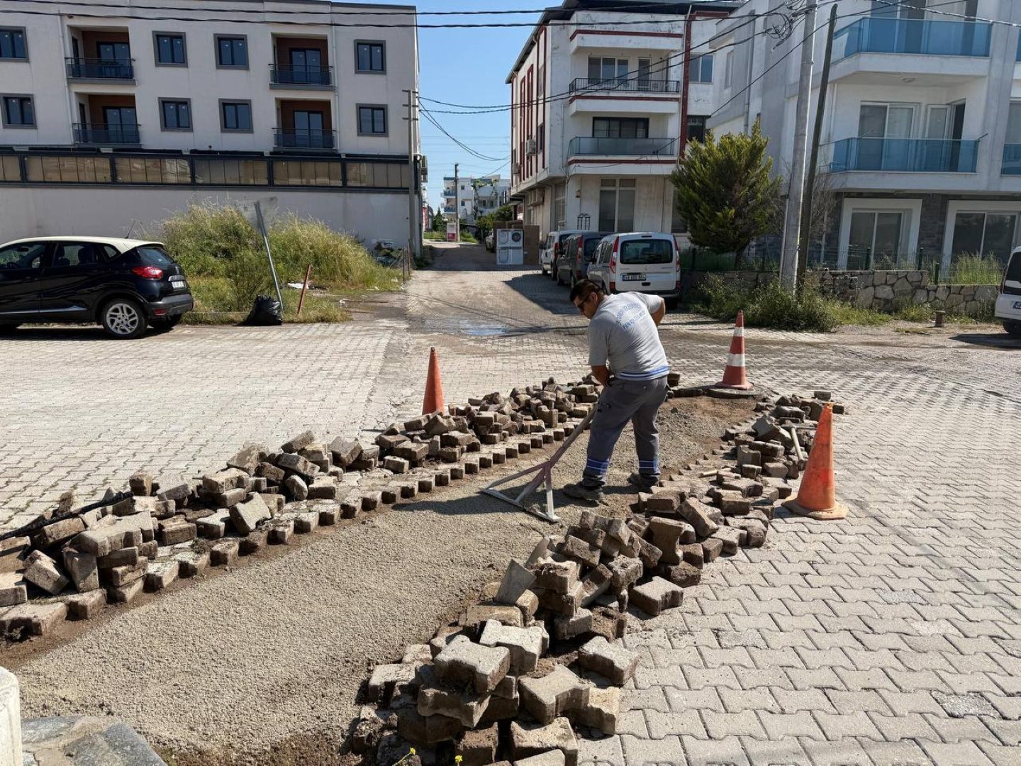 Belediyeden kapsamlı yol bakım onarım &ccedil;alışmaları
