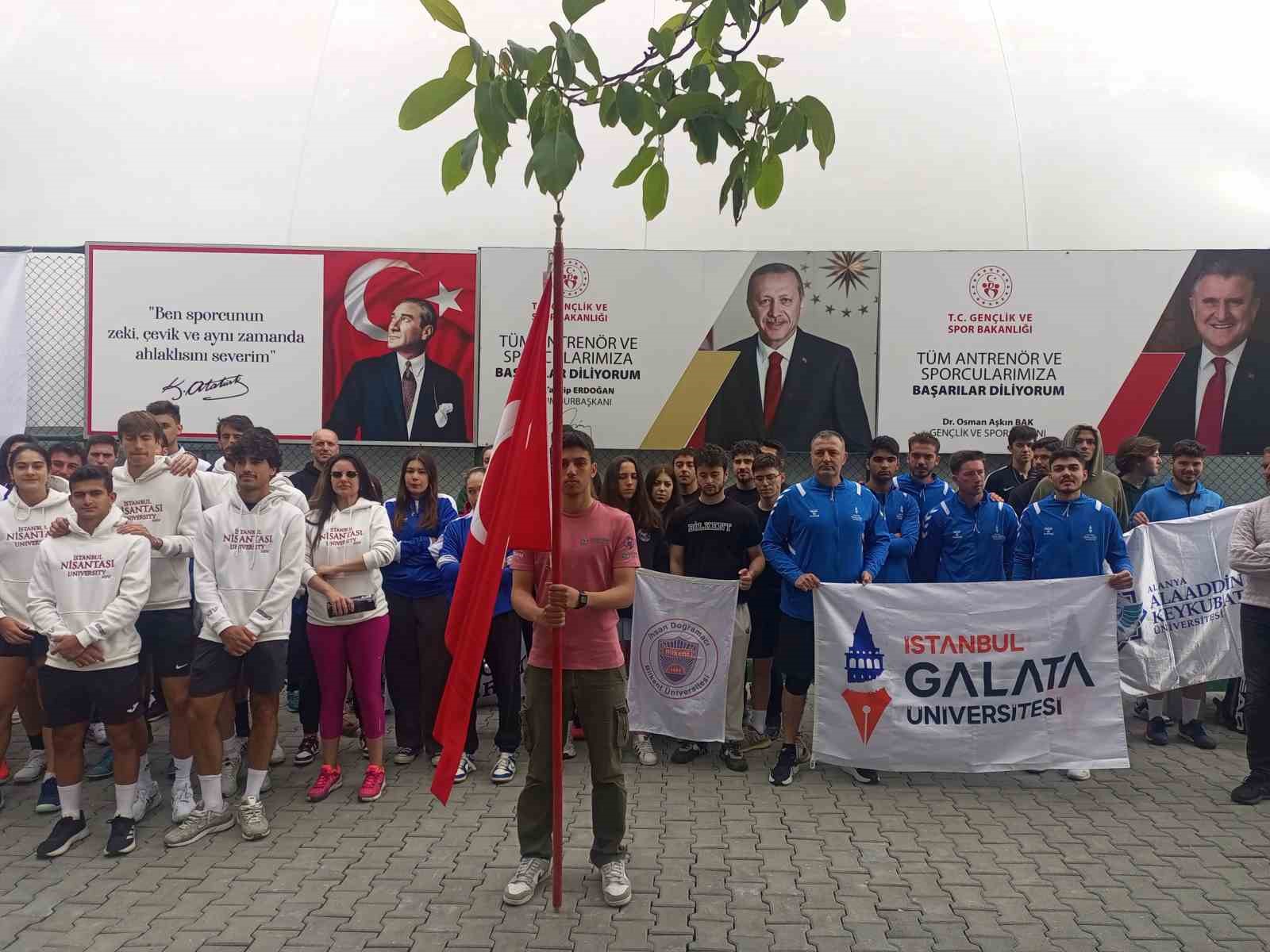 &Uuml;niversiteler arası tenis turnuvasına &Ccedil;aycuma ev sahipliği yaptı
