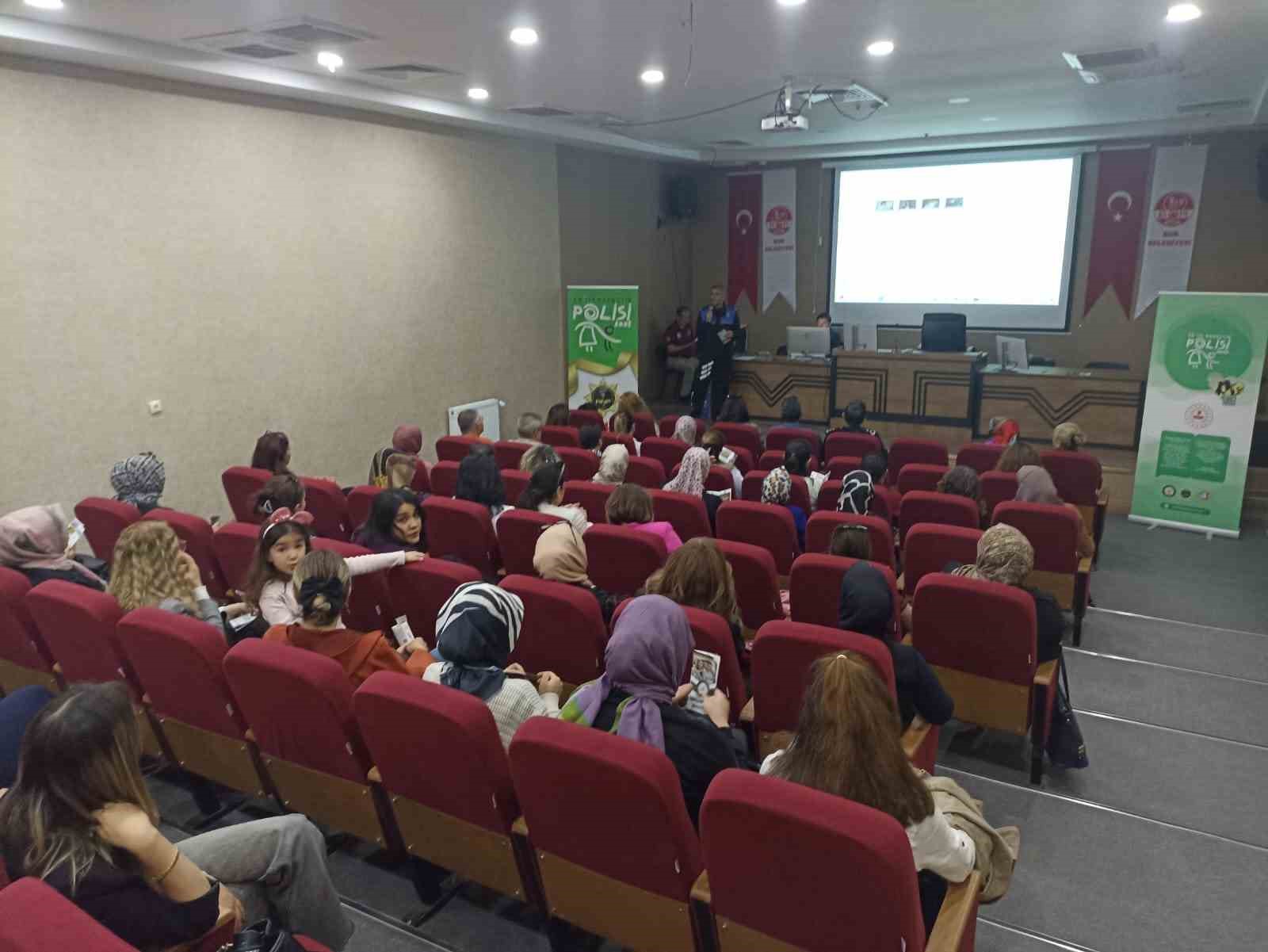 Niğde Emniyet Müdürlüğü, bilgilendirmeye devam ediyor