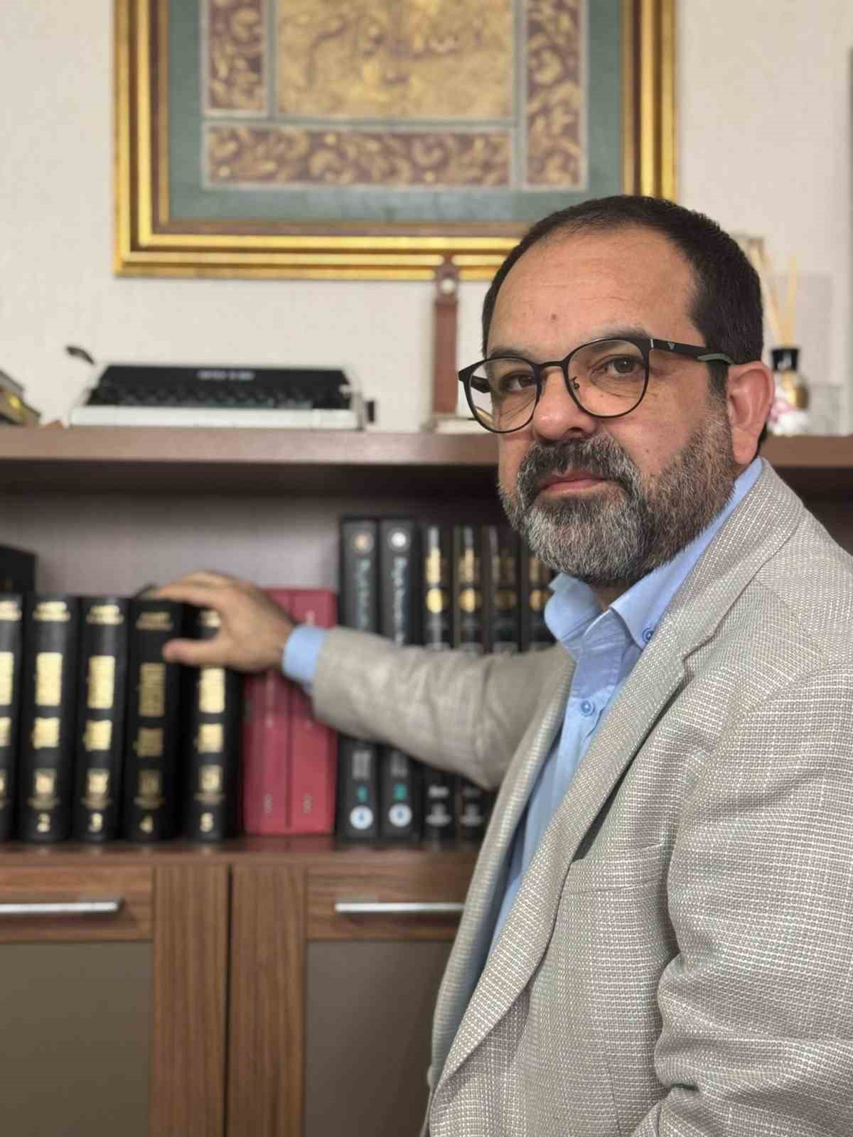 Köseoğlu’ndan yeni kitap: ‘Arasta’da Bir Zaman Yolculuğu’