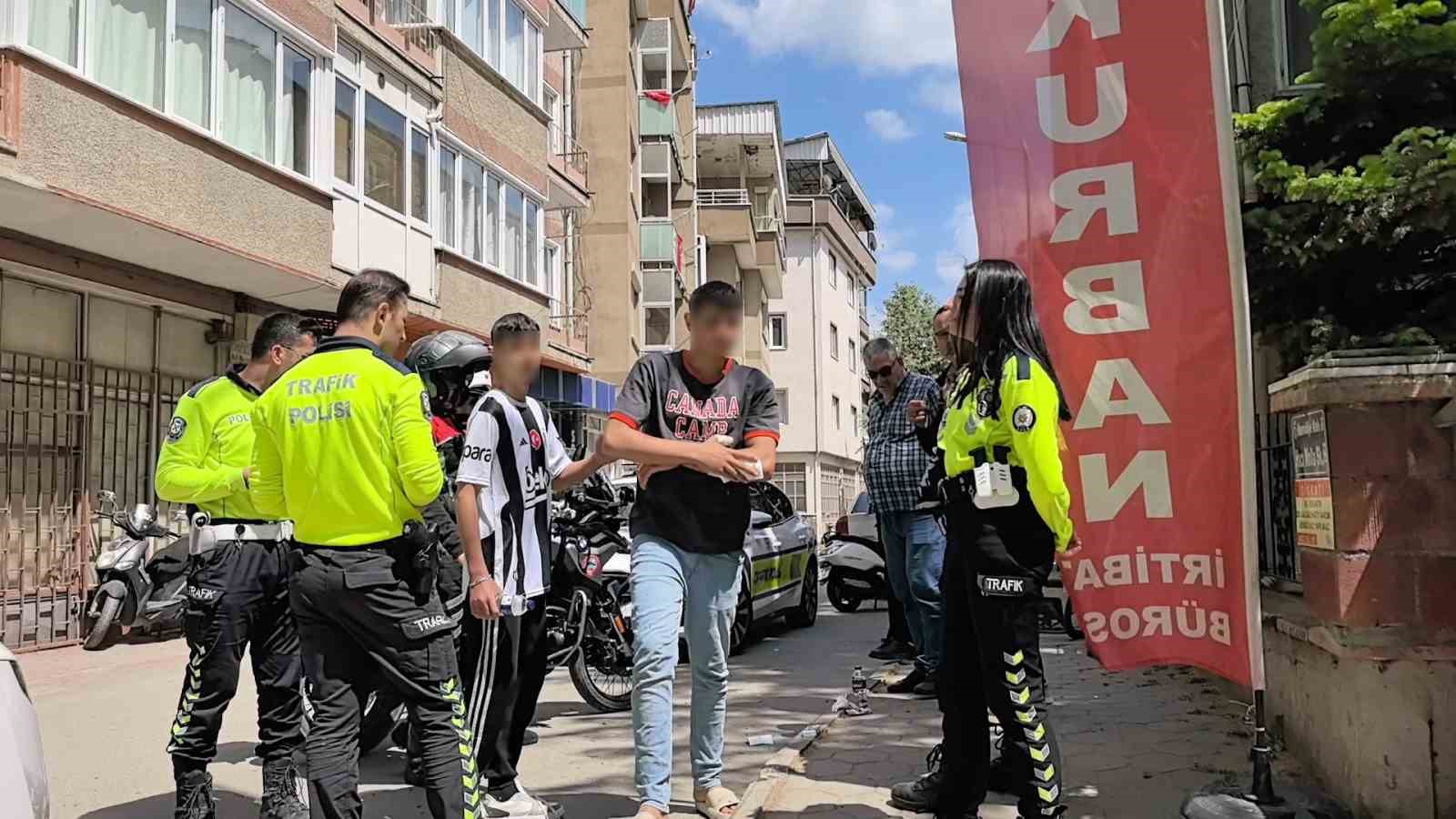 15 yaşındaki &ccedil;ocuk, motosikletlinin bı&ccedil;aklı saldırısına uğradı
