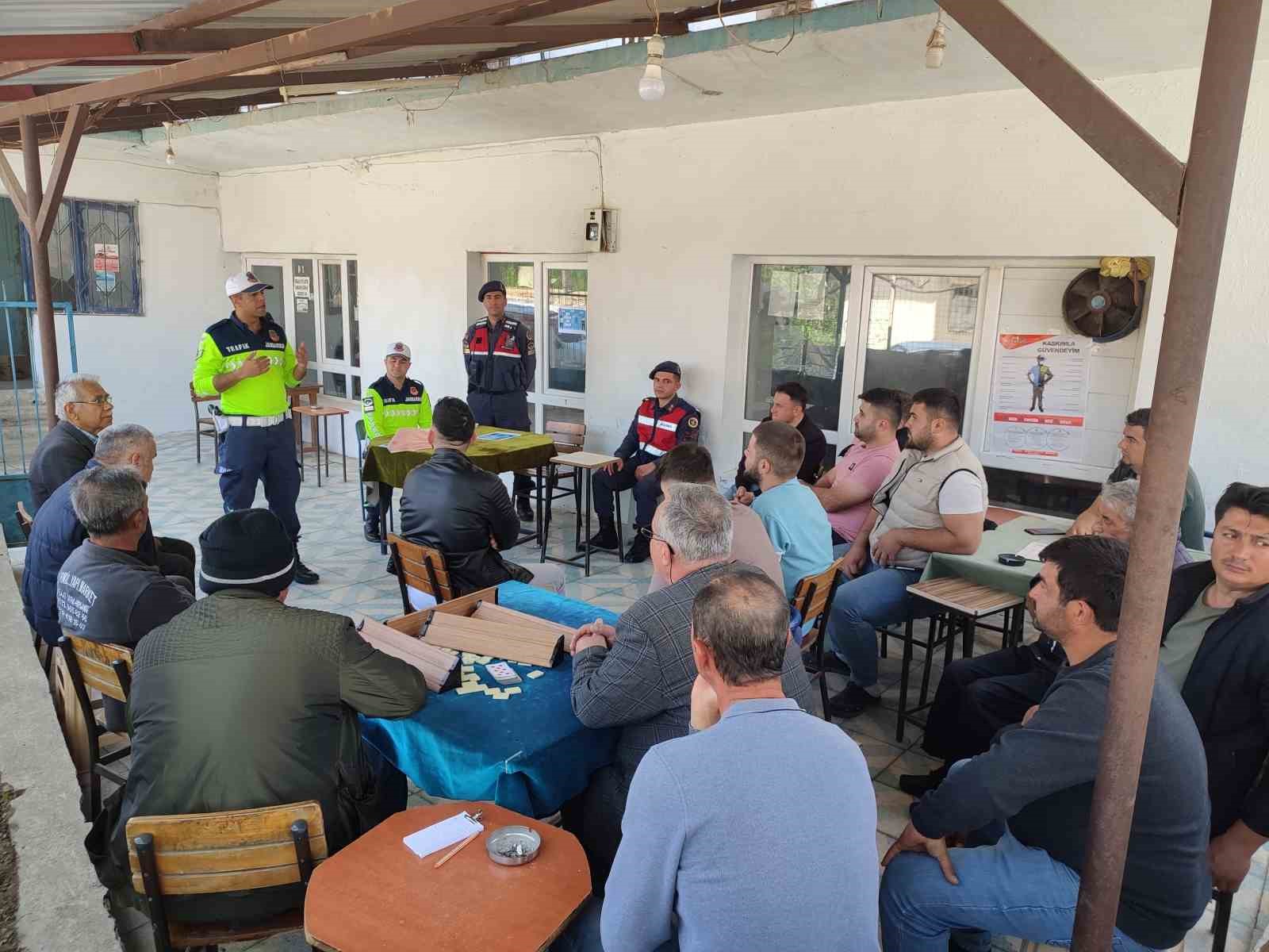 Burdur’da jandarmadan yetişkinlere trafik eğitimi: 2 bin 847 kişiye ulaşıldı