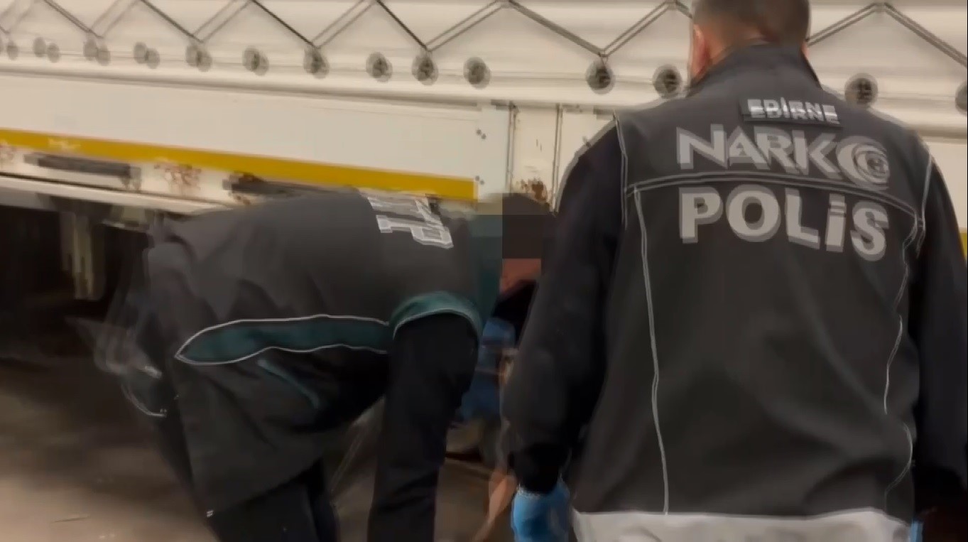 Edirne’de uyuşturucu operasyonu: Tırda 13 kilo skunk ele geçirildi