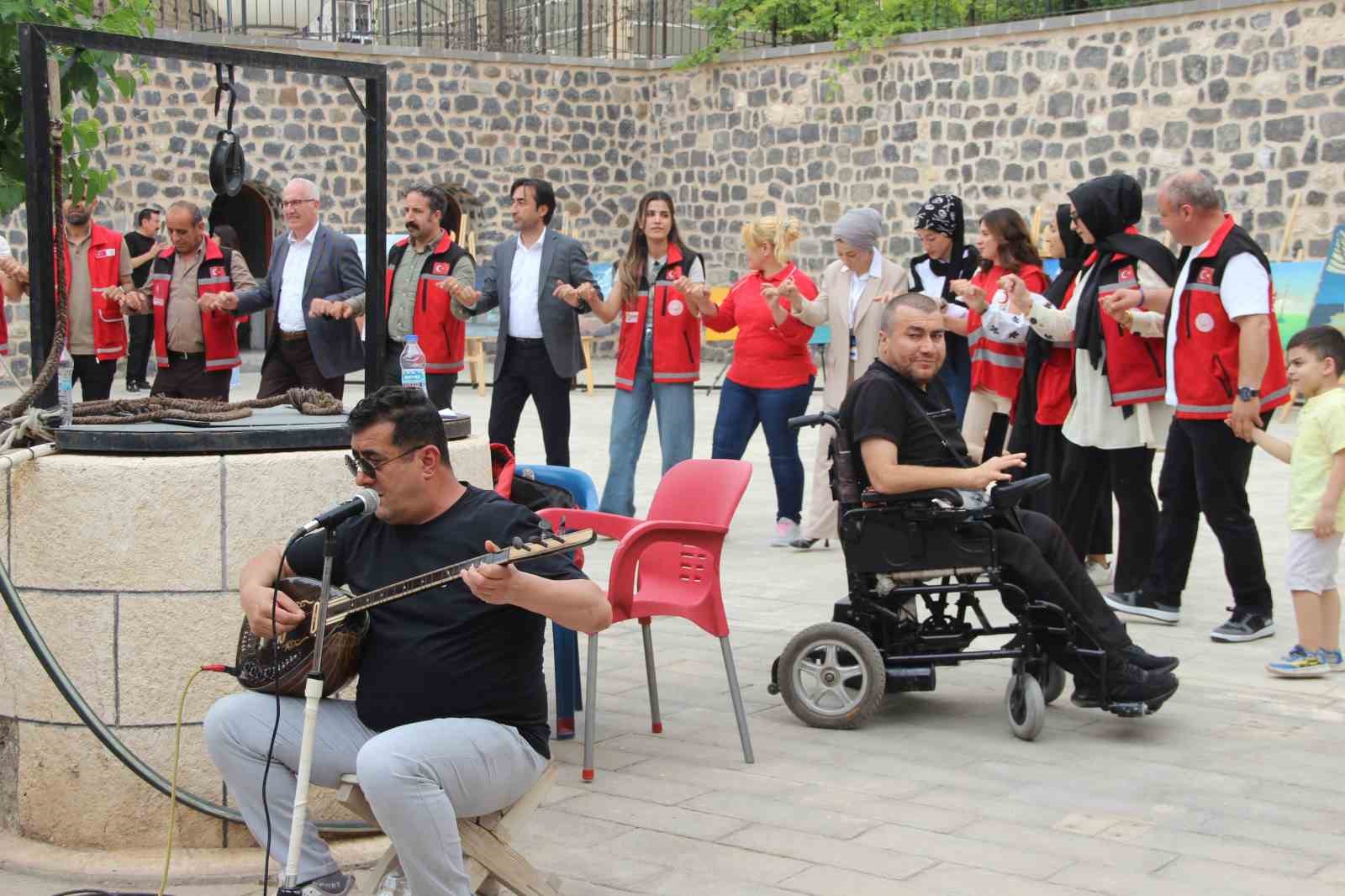 Şırnak&rsquo;ta engelli bireyler ve ailelerine etkinlik d&uuml;zenlendi
