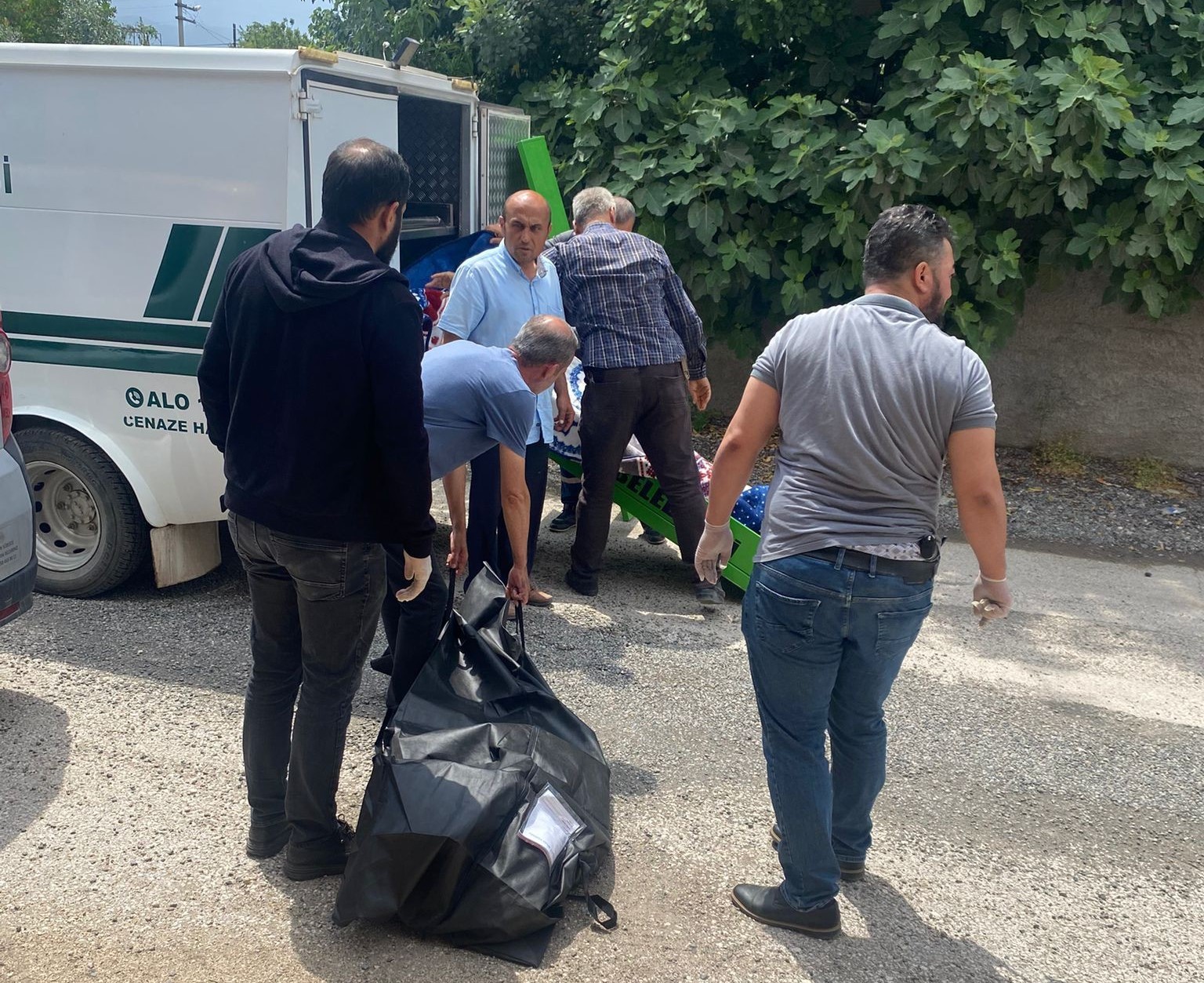 Tartıştığı annesini önce dövdü sonra boğarak öldürdü