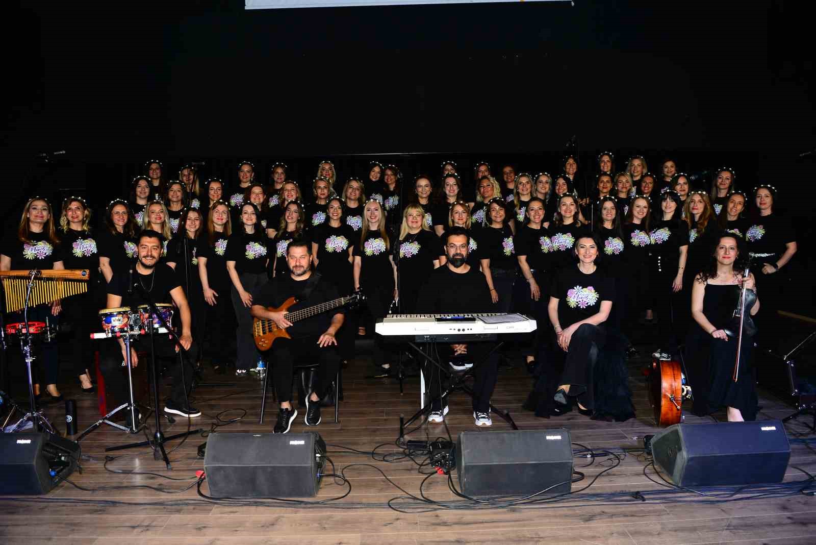 Anneler, eğitim için sahne aldı

