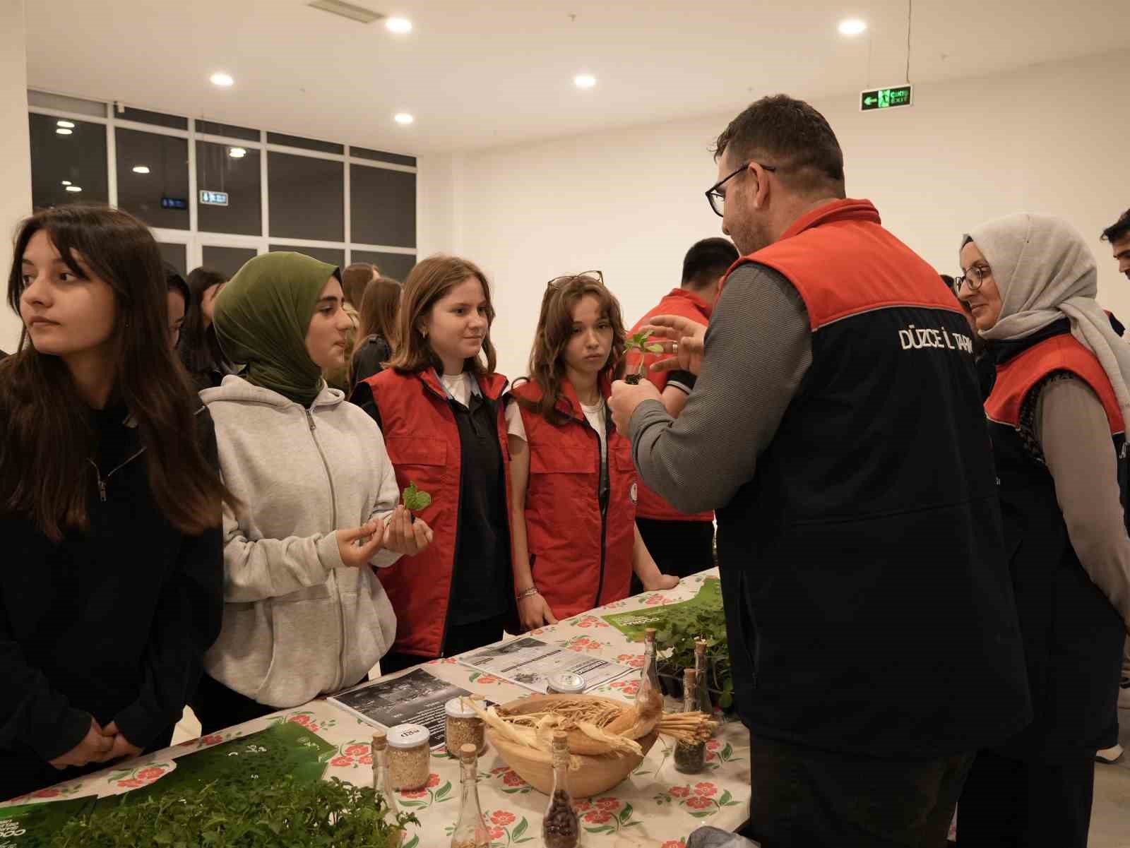 Bilim merkezi doğal &uuml;r&uuml;nlere ev sahipliği yaptı
