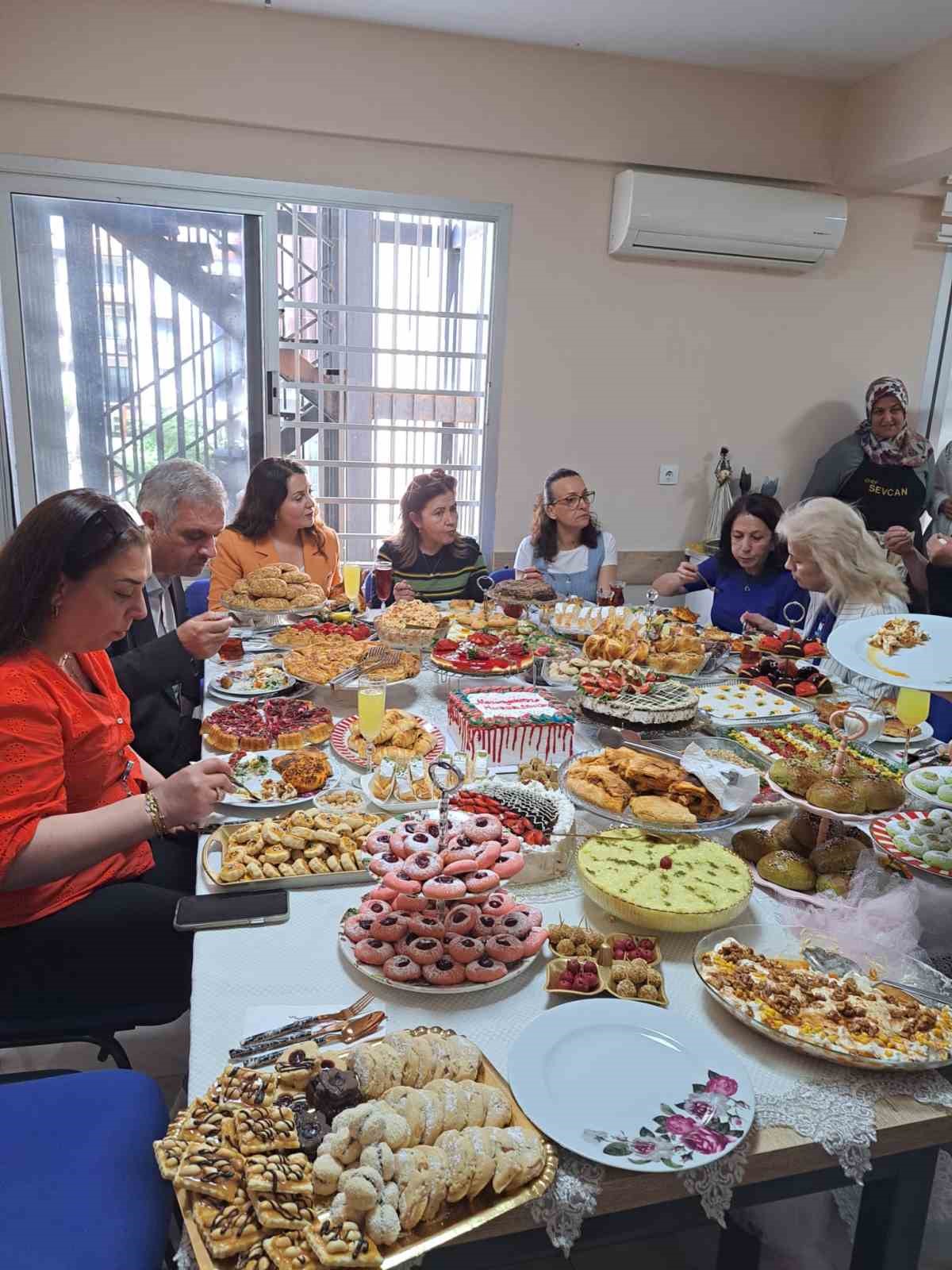 Yunusemre&rsquo;de aş&ccedil;ılık kursiyerlerden lezzeti final
