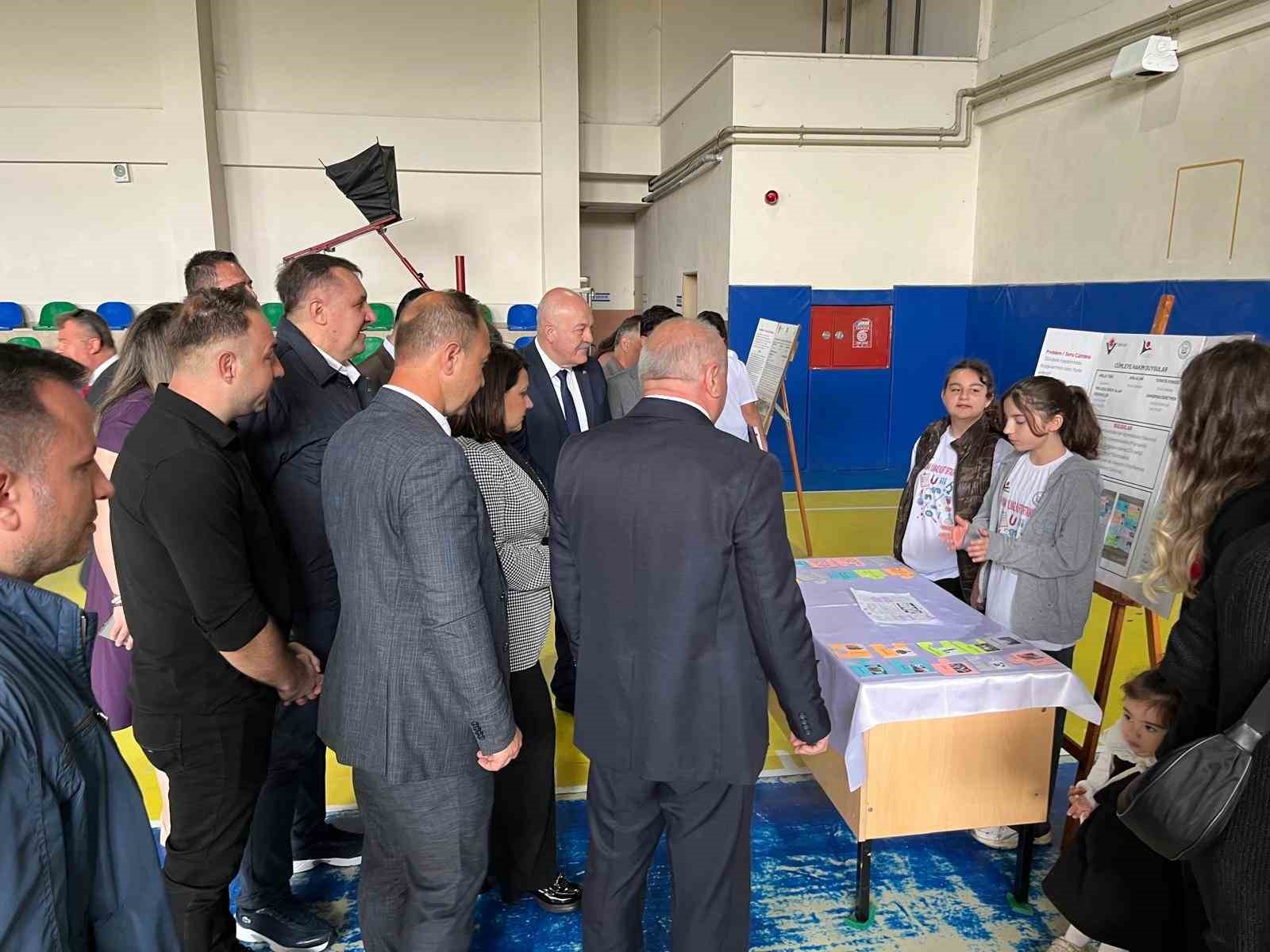 Hayrabolu’da ortaokul öğrencilerinden bilim şöleni
