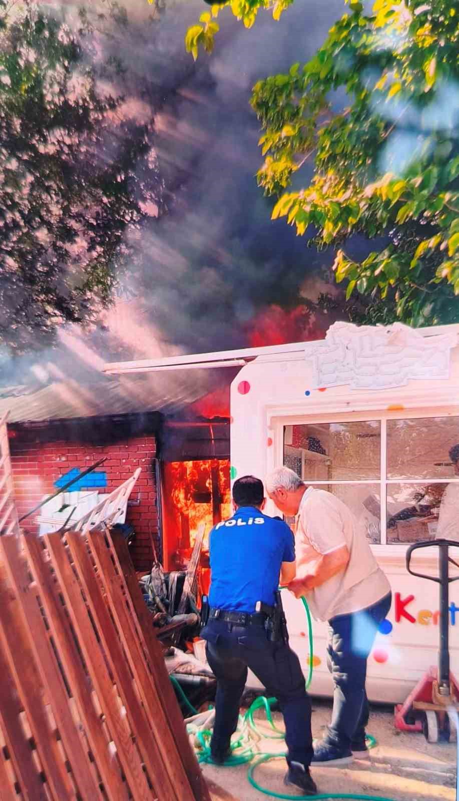 Antalya&rsquo;da depo yangını
