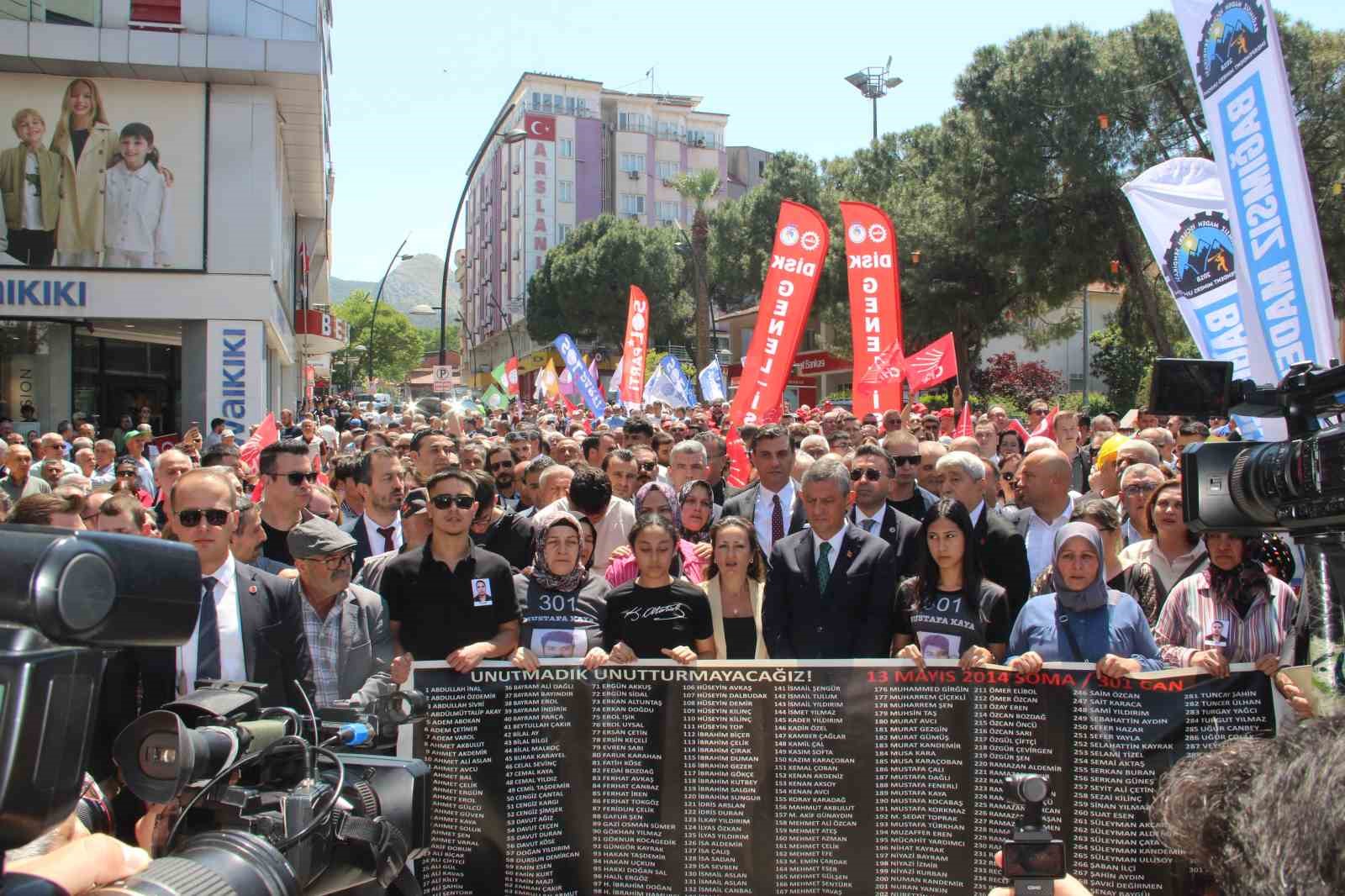 CHP Genel Başkanı Özel, Soma’daki anma programına katıldı
