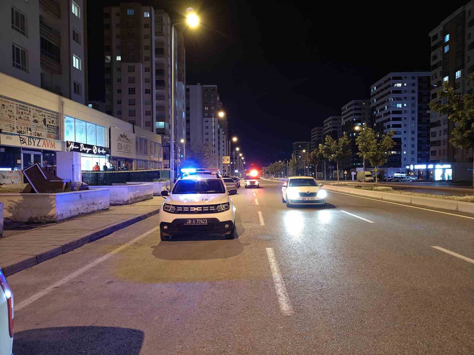 Kayseri’de bıçaklı kavga: 2 yaralı