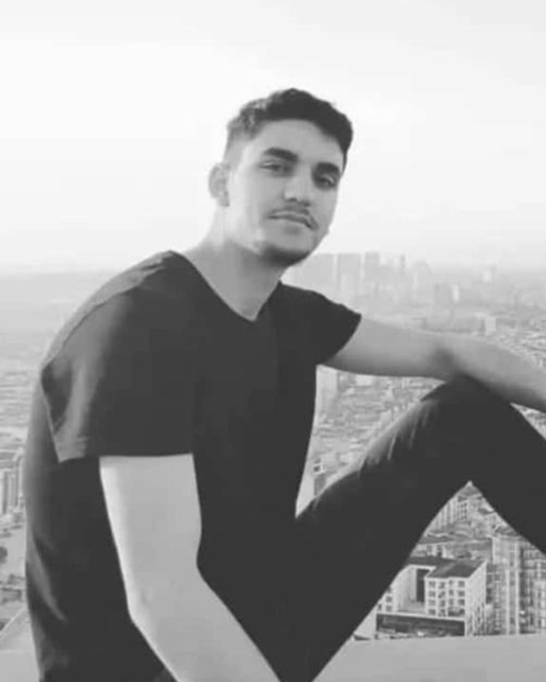 Boşanma aşamasındaki eş, kayınbiraderlerinden birini öldürdü, diğerini ağır yaraladı